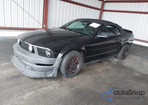 2008 Ford Mustang V6 Deluxe/V6 Premium z USA, uszkodzony, nr VIN 1ZVHT84N785134742